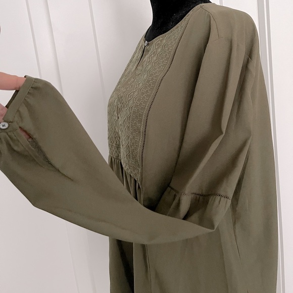 4𝒇𝒐𝒓$50 Long sleeve olive green blouse sizeS/M - Picture 4 of 4